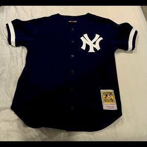 Bernie Williams Yankees Mitchell & Ness Jersey. Size Men Medium. Like Brand New